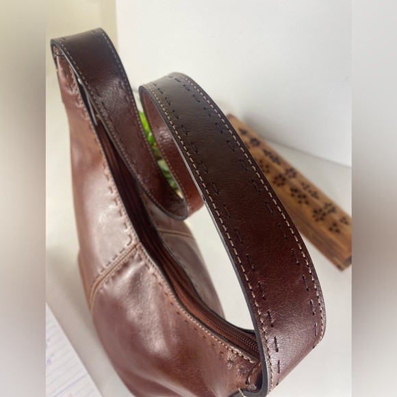 Fossil Shoulder Purse - Picture 6 of 16